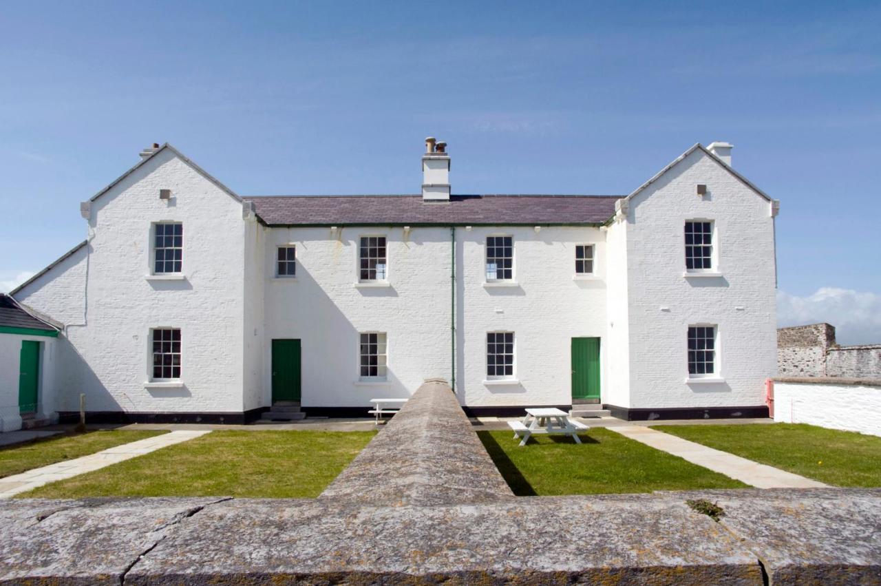 Galley Head Lightkeeper'S Houses Donoure Exteriör bild